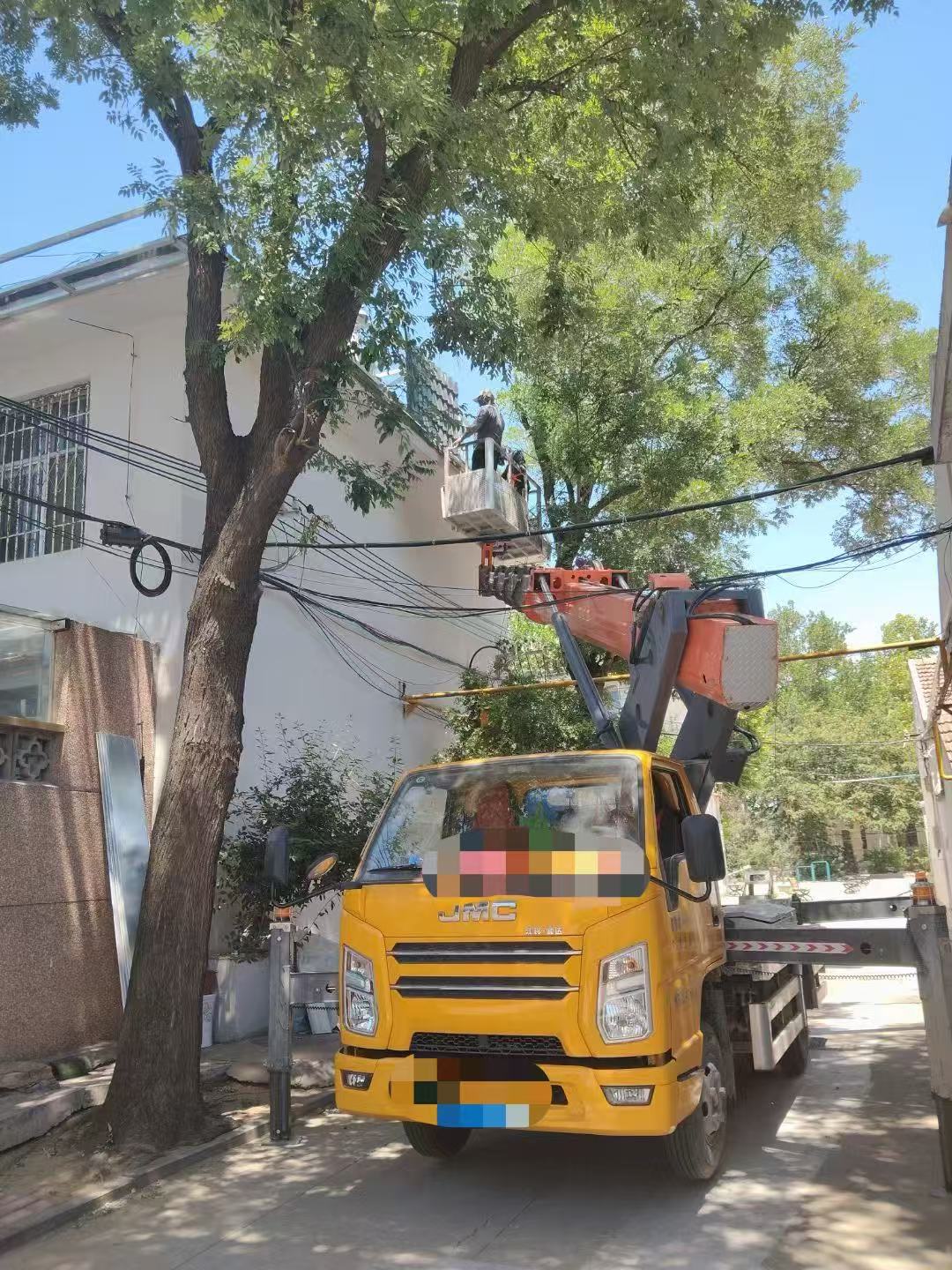 闽清县高空作业车能吊装重物吗？最大承载多少公斤？